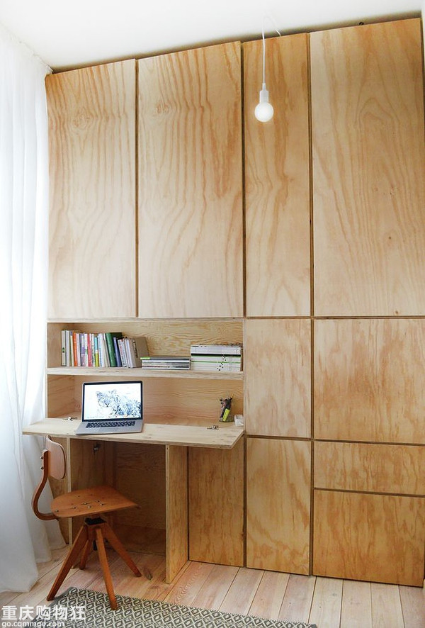 別怕，這類顏色的木板鋪滿墻一點(diǎn)也不壓抑、老土