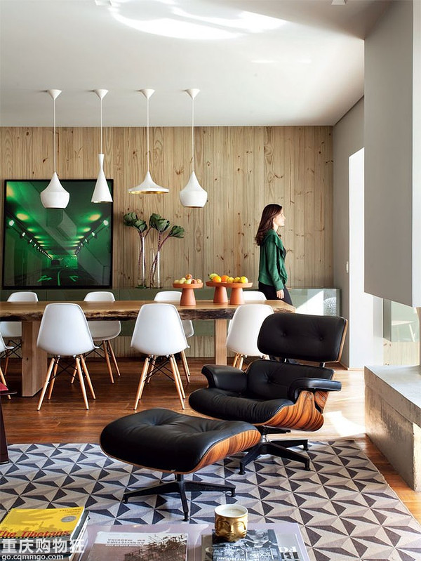 別怕，這類顏色的木板鋪滿墻一點(diǎn)也不壓抑、老土