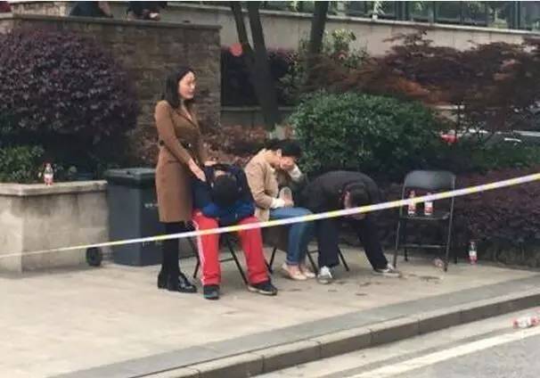 兼職不足一個(gè)月 武昌女外賣(mài)員被21樓墜窗砸死