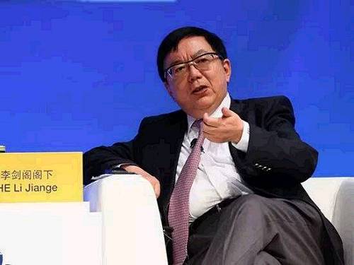 ｜點評｜ 沒有合并應該是比較靠譜的信息，但改革實際就是要整合，就是形成更容易協(xié)調行動的金融監(jiān)管體制，而不能是各自為政，甚至互相拆臺。一行三會的關聯(lián)度高，牽一發(fā)動全身，所以非常有必要加強聯(lián)動性。